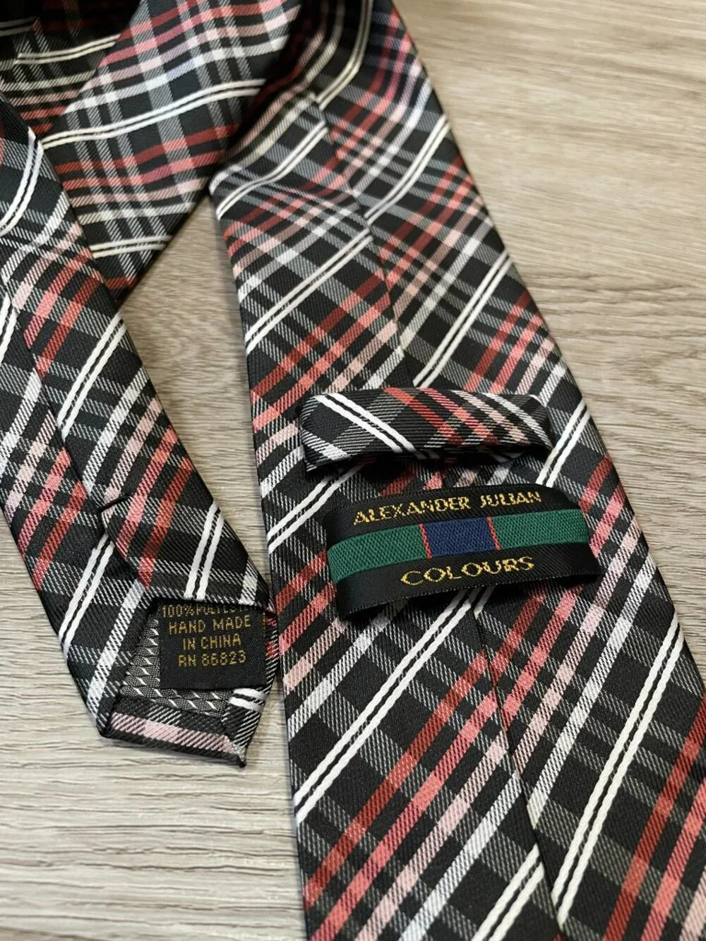 Multicolor Tie